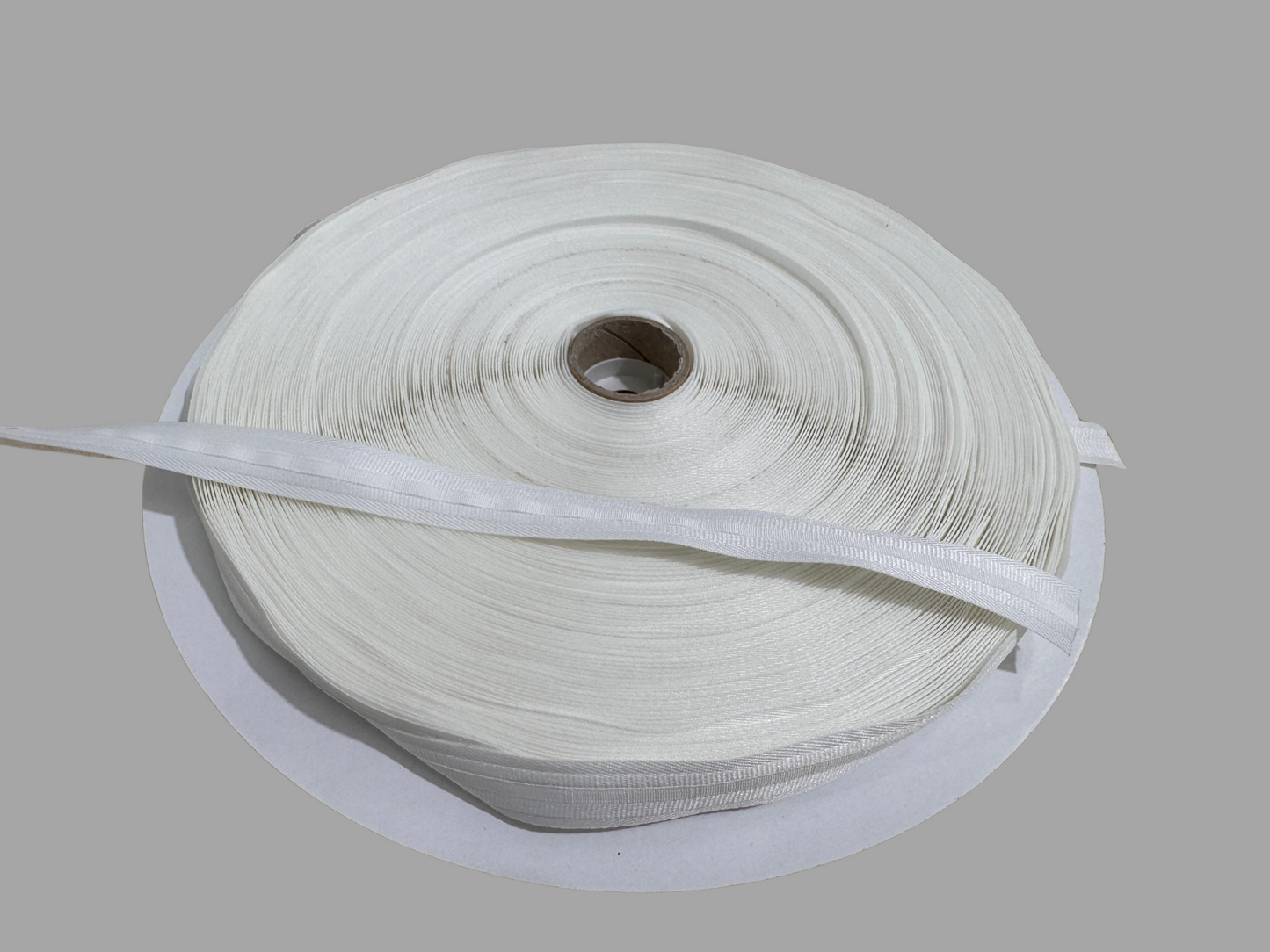 סרט גיהוץ לרומאי לבן 18 מ"מ